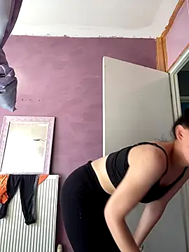 Snapshot of Camwithchlox chatting on September 24, 11:02 am Camwithchlox online show from September 24, 11:02 am