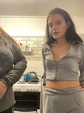 Snapshot of Camwithchlox chatting on September 26, 7:29 pm Camwithchlox online show from September 26, 7:29 pm