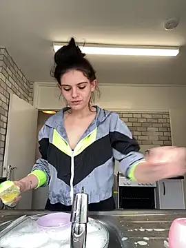 Snapshot of Camwithchlox chatting on September 29, 12:21 pm Camwithchlox online show from September 29, 12:21 pm