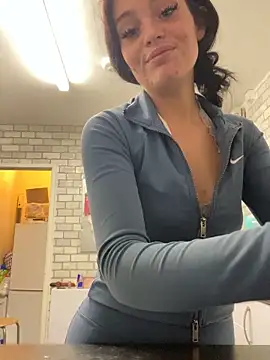 Snapshot of Camwithchlox chatting on October 9, 9:24 pm Camwithchlox online show from October 9, 9:24 pm