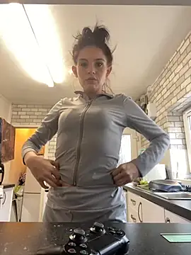 Snapshot of Camwithchlox chatting on October 17, 2:30 pm Camwithchlox online show from October 17, 2:30 pm