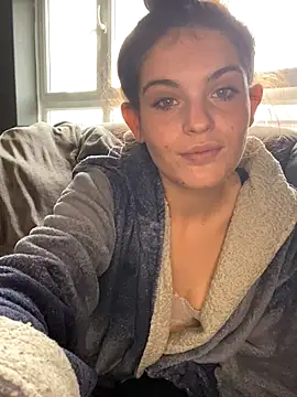 Snapshot of Camwithchlox chatting on October 23, 11:53 am Camwithchlox online show from October 23, 11:53 am