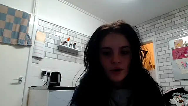 Snapshot of Camwithchlox chatting on October 27, 9:41 pm Camwithchlox online show from October 27, 9:41 pm