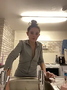 Snapshot of Camwithchlox chatting on October 28, 9:17 pm Camwithchlox online show from October 28, 9:17 pm