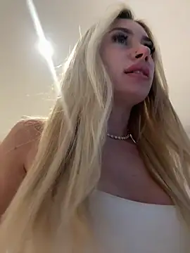 SexySaraxxoo online show from April 29, 9:57 am