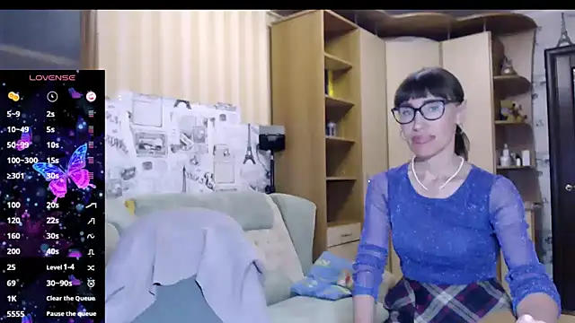 Two Sisters online show from September 13, 11:43 am