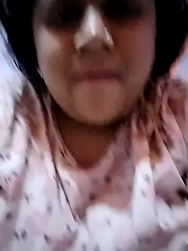 Snapshot of princesshoty100 chatting on November 2, 7:05 pm princesshoty100 online show from November 2, 7:05 pm