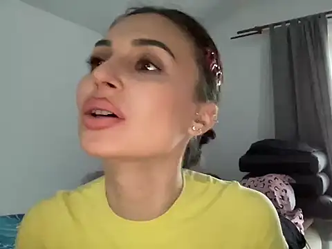 Snapshot of lannaah_ chatting on October 4, 10:24 am lannaah online show from October 4, 10:24 am