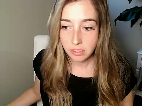 Snapshot of SuggestiveBehavior chatting on September 25, 3:27 pm SuggestiveBehavior online show from September 25, 3:27 pm