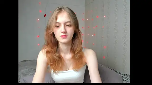 dreamy pollyyy online show from May 16, 7:45 pm