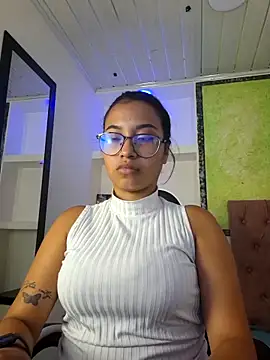 Snapshot of susan_mooree chatting on September 28, 6:35 pm susan mooree online show from September 28, 6:35 pm