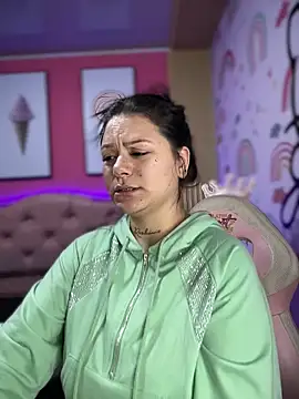 Snapshot of Megaan__More chatting on November 1, 2:57 am Megaan More online show from November 1, 2:57 am