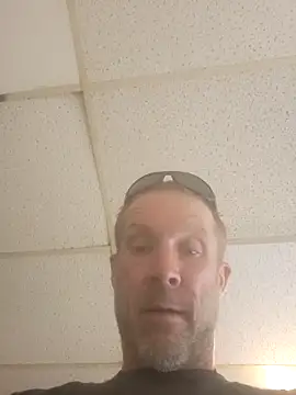 Snapshot of Mrdano0000 chatting on October 28, 4:31 pm Mrdano0000 online show from October 28, 4:31 pm