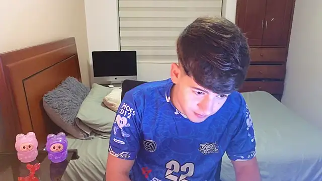 tightncuteass online show from September 28, 11:10 pm