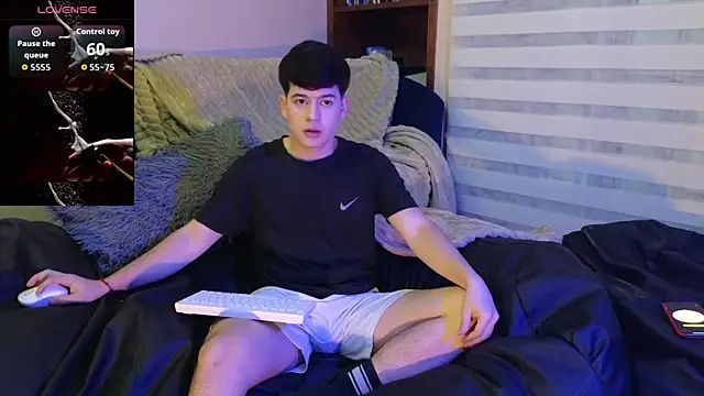 tightncuteass online show from May 13, 12:19 am