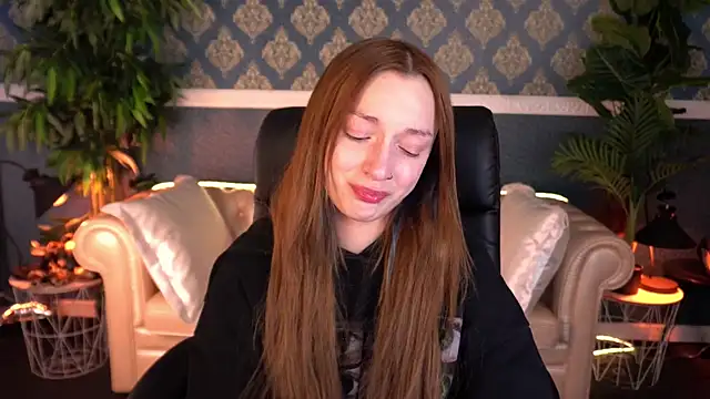 FoxyMayy online show from May 1, 1:59 pm