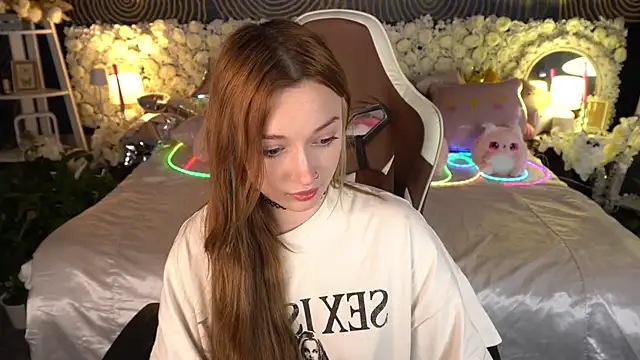 FoxyMayy online show from May 19, 1:39 pm