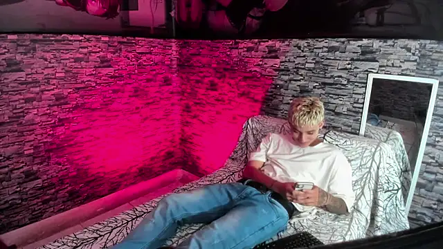 weesley boy online show from September 17, 11:39 pm