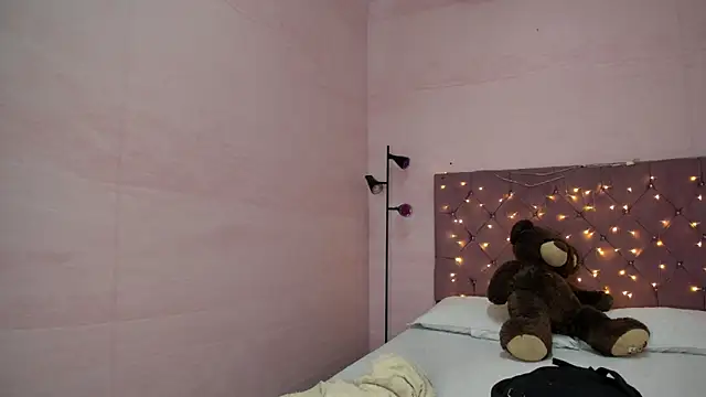 debora ortiz online show from October 31, 1:23 pm