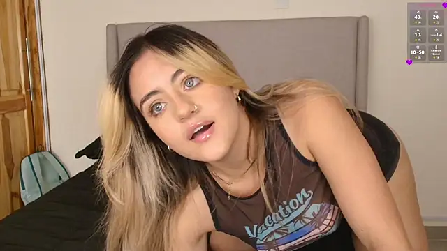 MaryMoon  online show from December 16, 12:15 am