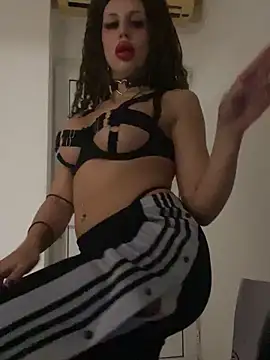 Snapshot of Miss_Toxic chatting on October 6, 11:35 pm Miss Toxic online show from October 6, 11:35 pm