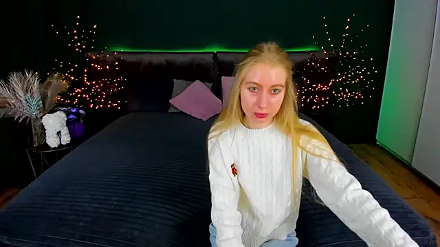 Alina Blonde online show from October 30, 6:37 am