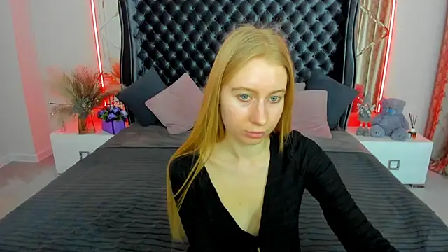 Alina Blonde online show from April 25, 1:41 pm