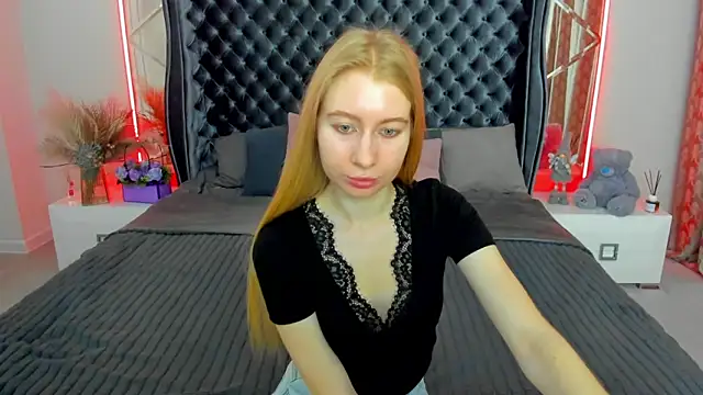 Alina Blonde online show from May 7, 5:35 am