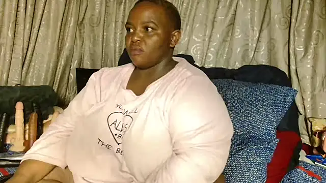 Snapshot of Bustyboobs02xx chatting on January 15, 1:21 am Bustyboobs02xx online show from January 15, 1:21 am