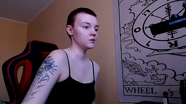 KrisNeal online show from February 9, 8:51 am