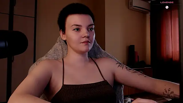 KrisNeal online show from March 26, 9:04 am