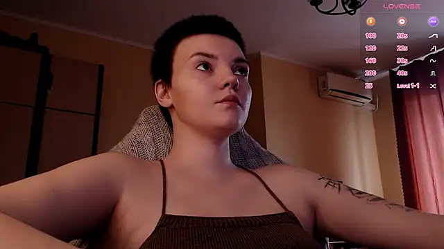 KrisNeal online show from March 27, 9:10 am