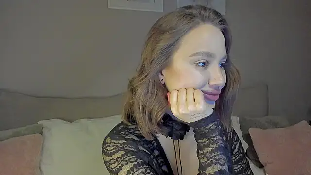 Stefa Evans online show from February 1, 6:06 pm