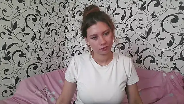 YourEmilie online show from October 8, 8:01 am