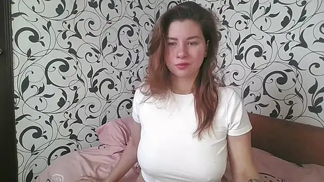 YourEmilie online show from November 14, 8:46 am