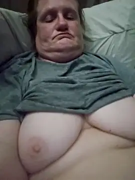 lindamarie  online show from November 1, 4:31 pm