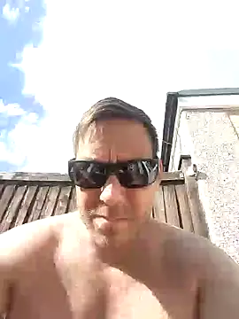 Snapshot of biglee1985 chatting on September 25, 1:04 pm biglee1985 online show from September 25, 1:04 pm