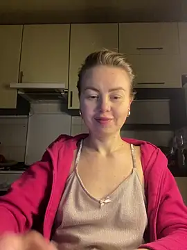 MartaLuna  online show from January 31, 9:24 pm