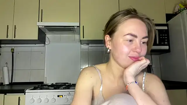 MartaLuna  online show from March 18, 9:51 pm