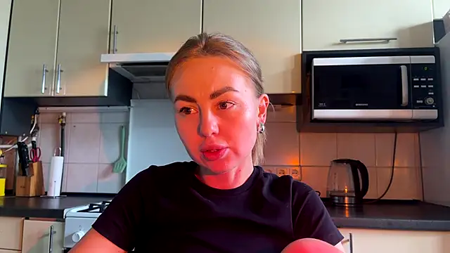 MartaLuna  online show from June 18, 2:32 pm
