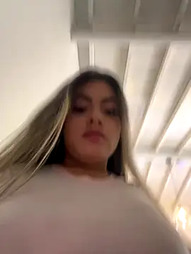 Snapshot of MayaMoanXXX chatting on October 29, 2:30 pm MayaMoanXXX online show from October 29, 2:30 pm