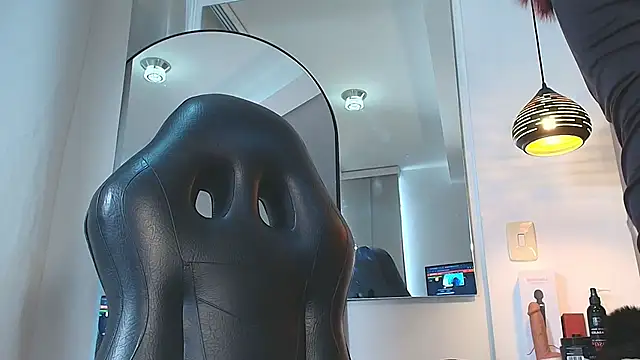 emma hearths online show from October 30, 7:36 pm