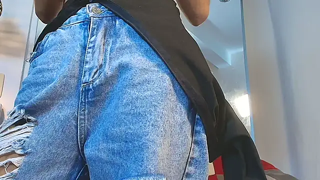 emma hearths online show from October 31, 4:08 pm