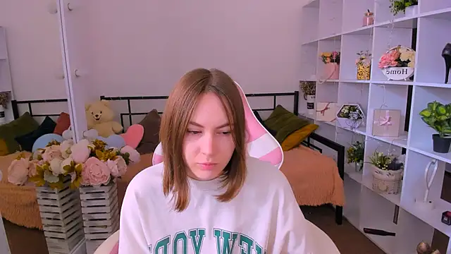 Elma Lily online show from February 10, 7:45 am