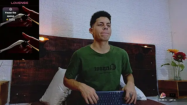 JhosuaVega online show from October 5, 12:31 am