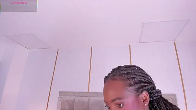 Snapshot of DakotaWangi chatting on February 16, 3:24 am DakotaWangi online show from February 16, 3:24 am