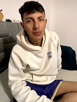 NaytonFreeman online show from September 24, 11:19 pm