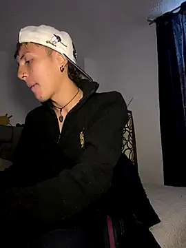 NaytonFreeman online show from October 6, 10:29 pm