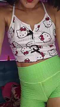 Lhia  online show from February 6, 9:07 pm