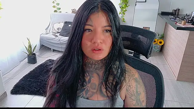 Unatatuada online show from October 2, 1:07 pm